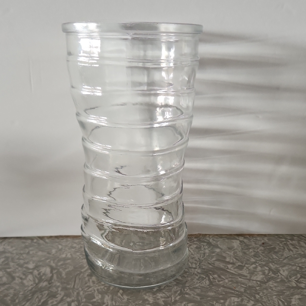 Elegant Clear Glass Swirl Vase